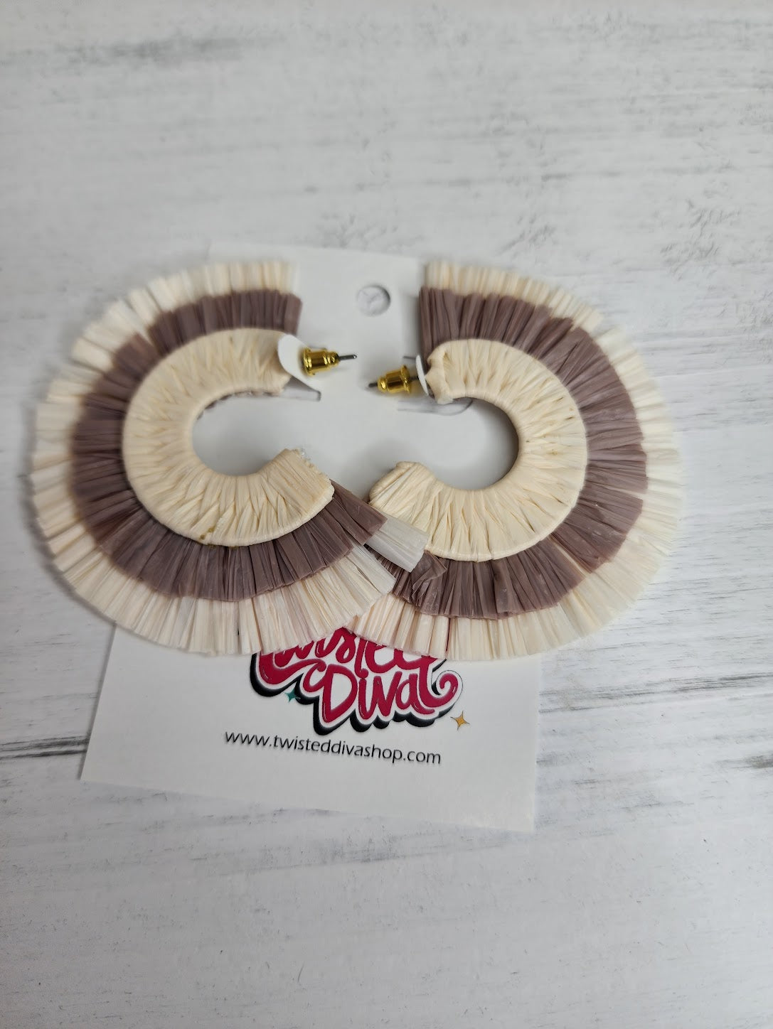 Fan me Under the Palm Trees Earrings in Ivory